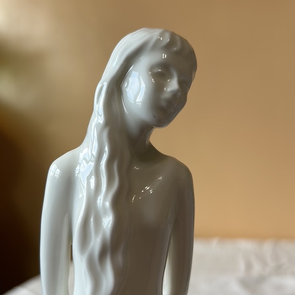 Royal Doulton “Tomorrow’s Dreams” 1994 - Picture 4 of 5